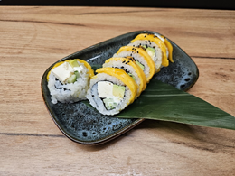 Uramak Vege z tofu owinięte w mango 6 szt. 