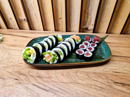 Zestaw sushi dla 2 osób:  Surowy 2 - 20 szt. 