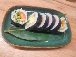 Futomaki:  Łosoś wędzony