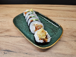 Futomaki:  Karmazyn w tempurze z pieczoną kimchi 
