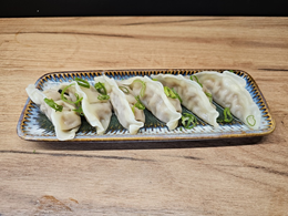 Pierogi Gyoza: Kurczak z warzywami 6 szt.