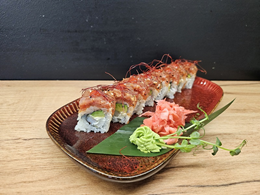 California krewetka w tempurze z tatarem z tuńczyka